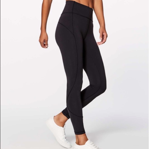 Lululemon In Movement 7/8 Tight *Everlux 25"
Black
